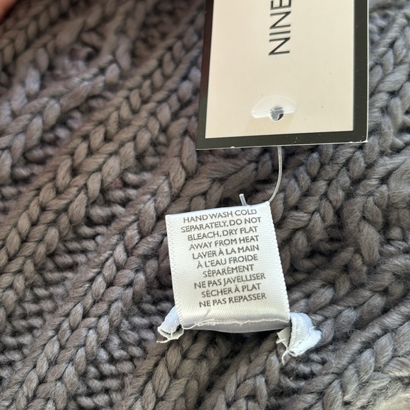 Nine West fringed scarf and fingerless glove set. - Picture 5 of 7